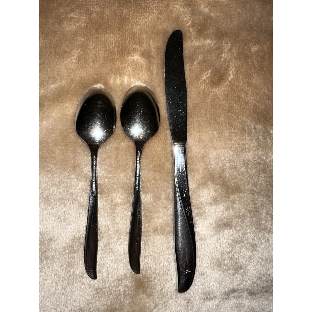 Oneida Community  Stainless Flatware 2 Spoons 1 Knife Twin Star Lot